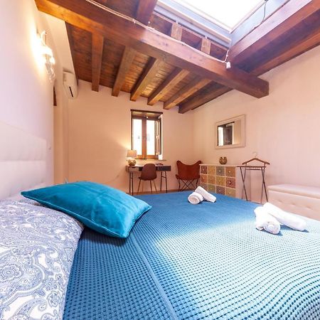 Vakalu-Piazza Duomo Charming Apartment سيراكوزا المظهر الخارجي الصورة