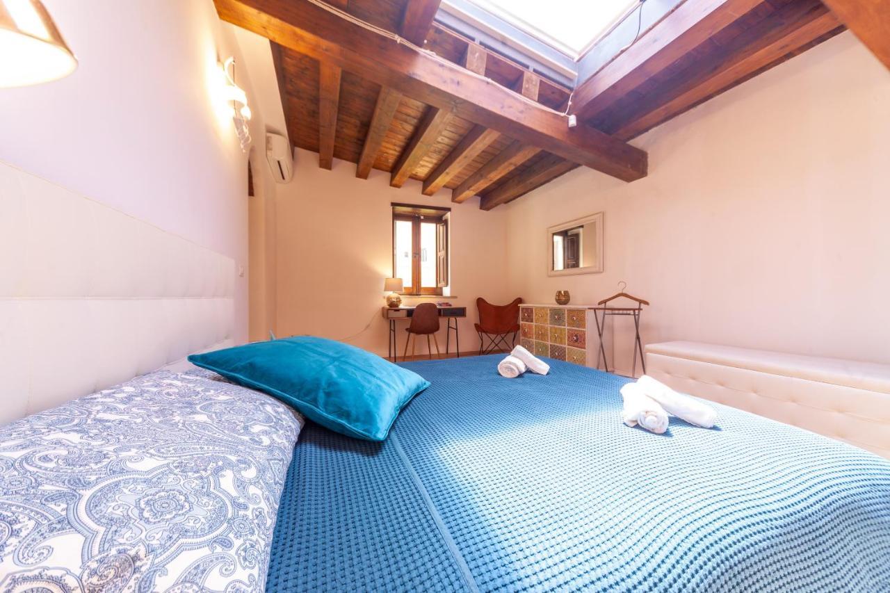 Vakalu-Piazza Duomo Charming Apartment سيراكوزا المظهر الخارجي الصورة
