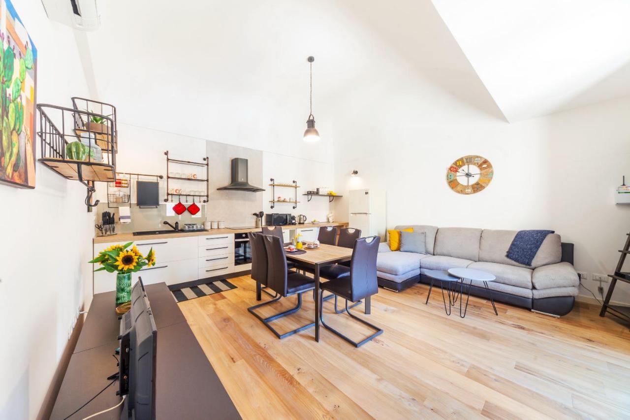 Vakalu-Piazza Duomo Charming Apartment سيراكوزا المظهر الخارجي الصورة