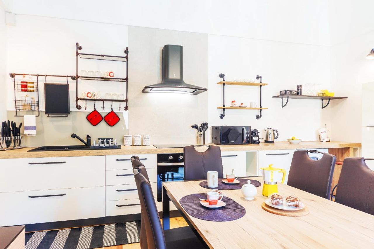 Vakalu-Piazza Duomo Charming Apartment سيراكوزا المظهر الخارجي الصورة