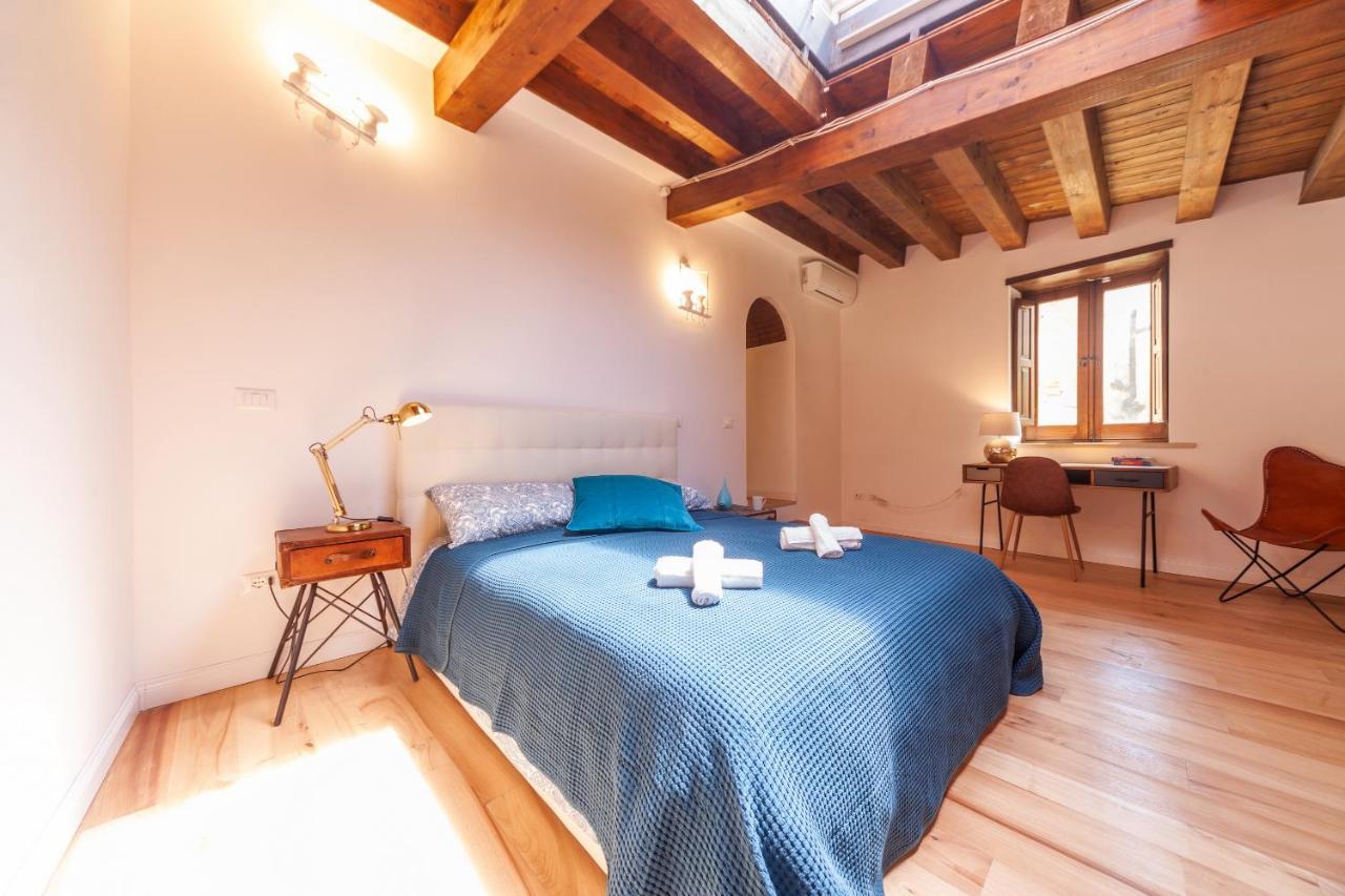 Vakalu-Piazza Duomo Charming Apartment سيراكوزا المظهر الخارجي الصورة